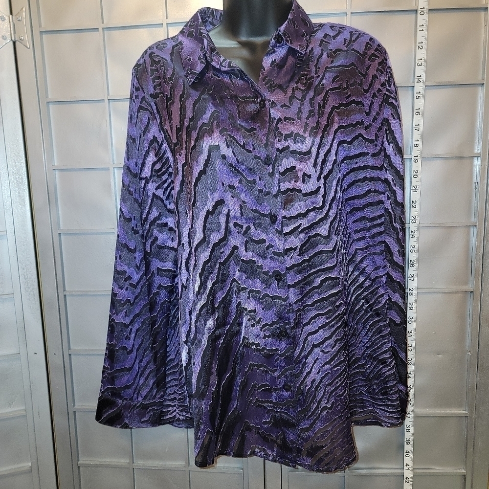 Chico's size small 8/10 purple long sleeve button up top. Boho